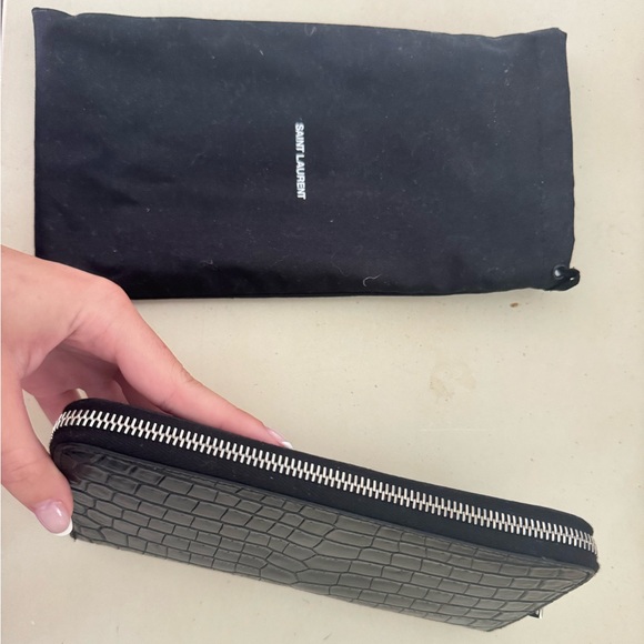 YSL Yves St Laurent Long Wallet, Crocodile Embossed and Shiny Leather🐝🖤 - Picture 3 of 6